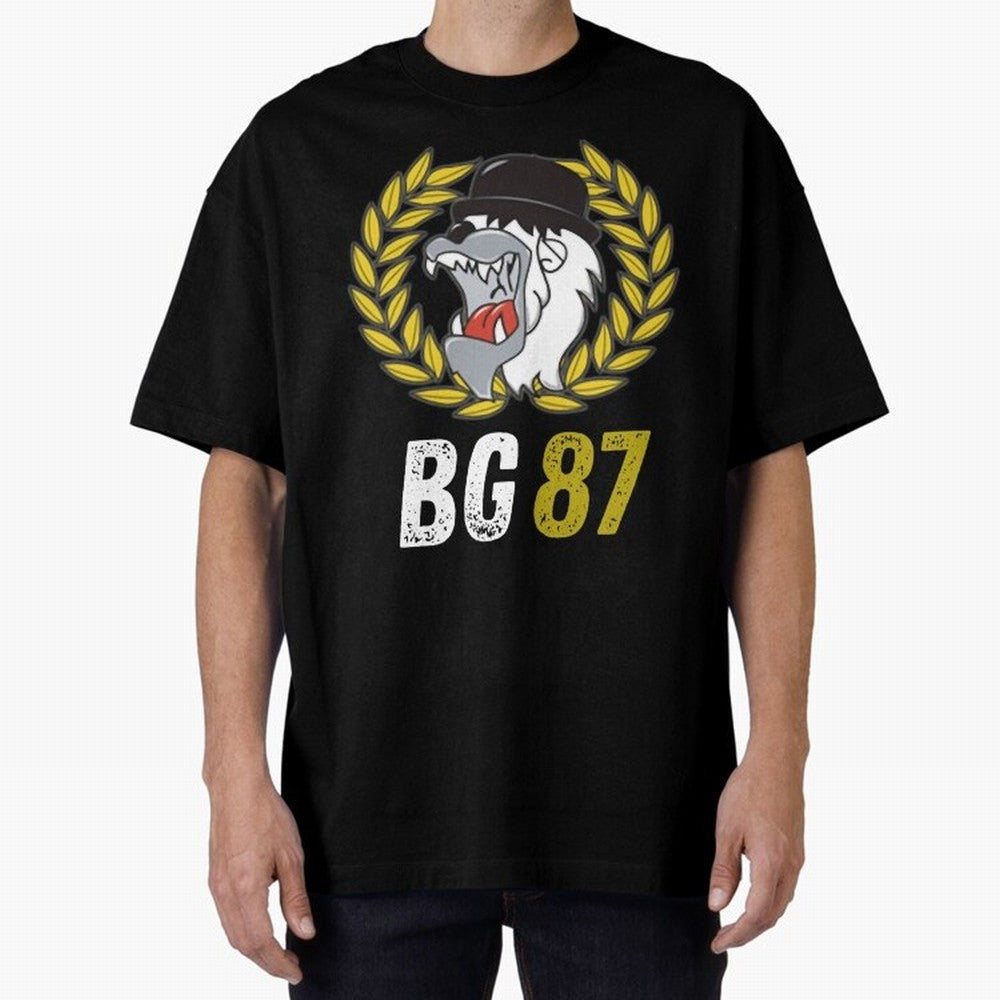 Mala Suerte 87 (Hinchas Del Lyon) Camiseta Esencial Oversized T-Shirt Feel the Heartbeat of FIFA World Cup 2026 Capturing Messi, Neymar and Mbappe, Germany Energy, Classic Soccer Heritage, Championship Pressure, Fan Loyalty and International Pride;