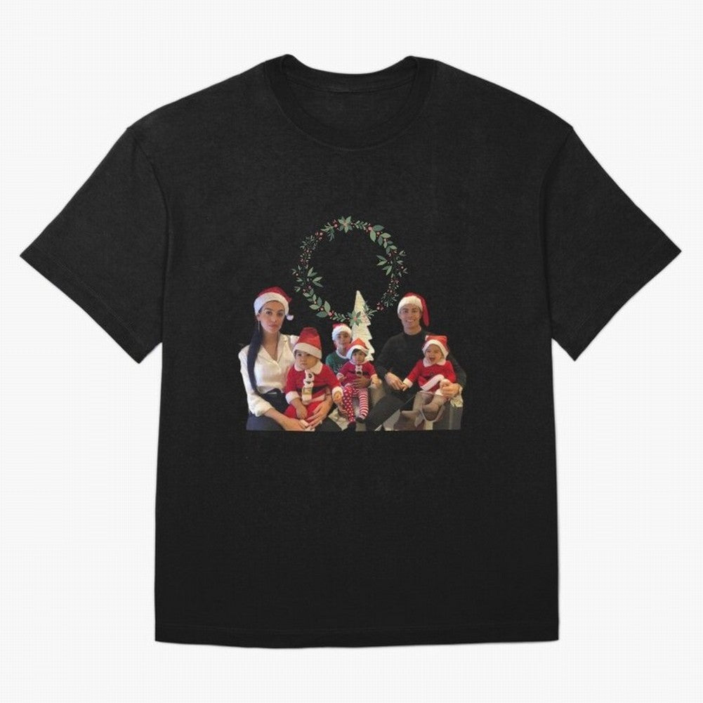 Cristiano ronaldo siuuu familly - siuuu Merry Christmas Oversized T-Shirt Live the Energy of the FIFA World Cup 2026 USA Canada Mexico Journey through Messi, CR7 and Mbappe Highlights, Spain and Netherlands Pride, Classic Soccer Heritage,