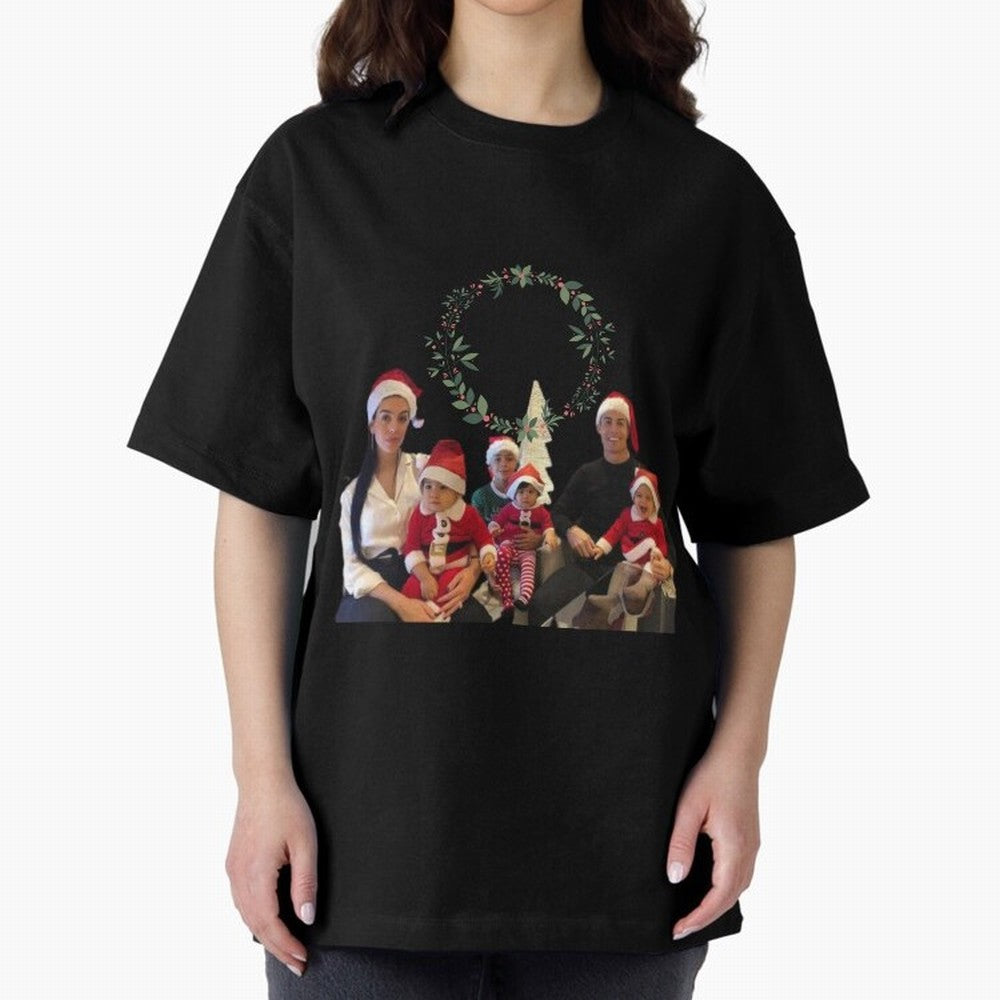 Cristiano ronaldo siuuu familly - siuuu Merry Christmas Oversized T-Shirt Live the Energy of the FIFA World Cup 2026 USA Canada Mexico Journey through Messi, CR7 and Mbappe Highlights, Spain and Netherlands Pride, Classic Soccer Heritage,