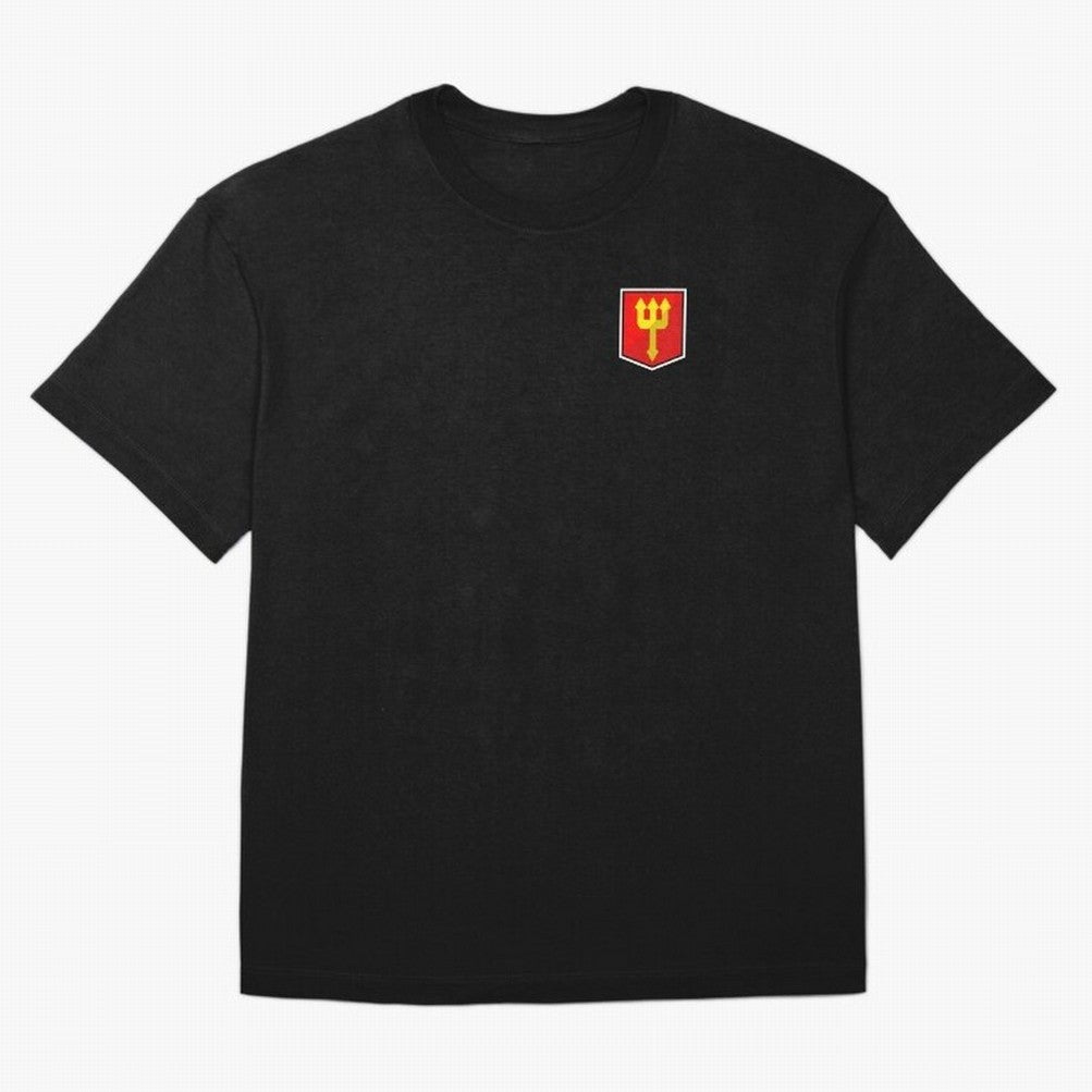 Simple Badge Design Manchester United - The Red Devils Trident Oversized T-Shirt Bring Champion Energy into the FIFA World Cup 2026 Journey through CR7 Highlights, Netherlands Pride, Goal Celebration Energy, Supporter Heritage, Football Icons and