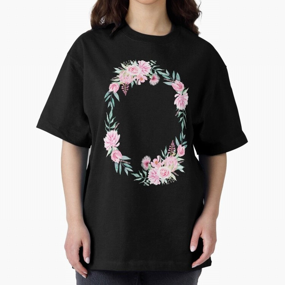 Proverbios 31:25 ¨C Est¨¢ vestida de fuerza y dignidad | Vers¨ªculo B¨ªblico Floral | Mujer de Fe Oversized T-Shirt Fuel FIFA World Cup 2026 for Fans of Mbappe and Neymar and Spain and Netherlands, Bringing Championship Spirit, Famous Goals,