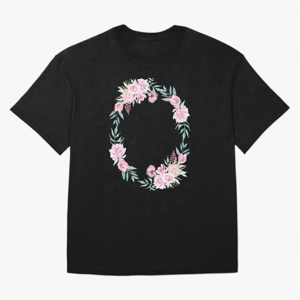 Proverbios 31:25 ¨C Est¨¢ vestida de fuerza y dignidad | Vers¨ªculo B¨ªblico Floral | Mujer de Fe Oversized T-Shirt Fuel FIFA World Cup 2026 for Fans of Mbappe and Neymar and Spain and Netherlands, Bringing Championship Spirit, Famous Goals,