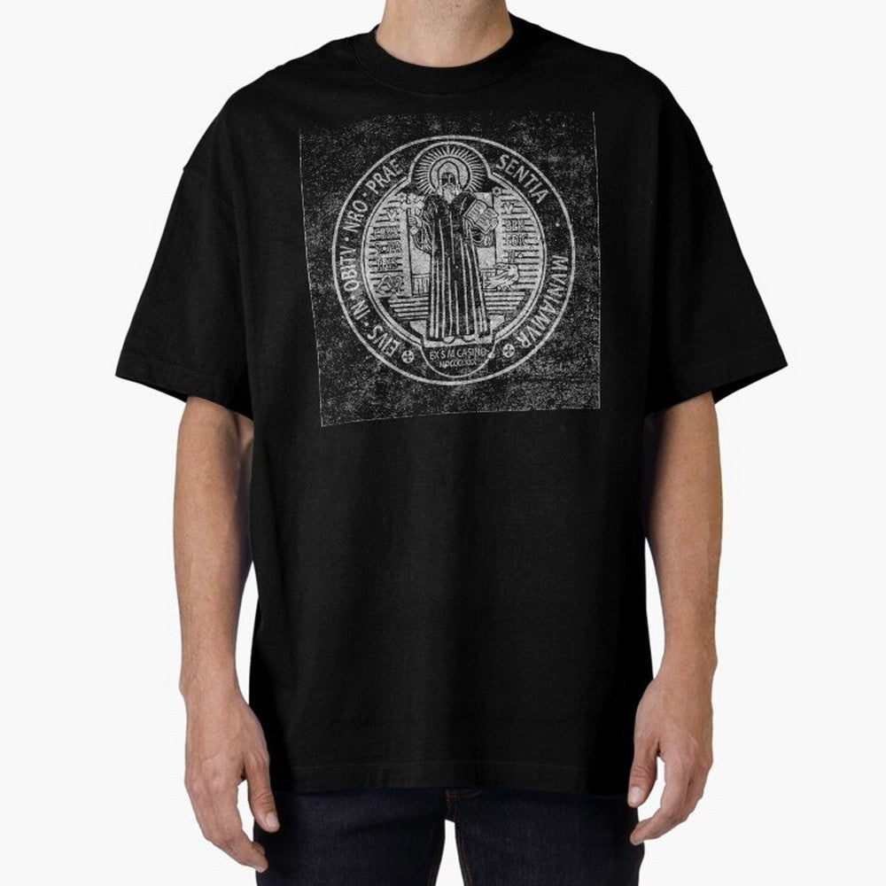 Medalla de San Benito Frontal Relieve Oversized T-Shirt Follow the Road to Global Football Passion for FIFA World Cup 2026, with Haaland and Mbappe, England, France and Netherlands, Supporter Pride, Iconic Celebrations, Legendary Names and Global