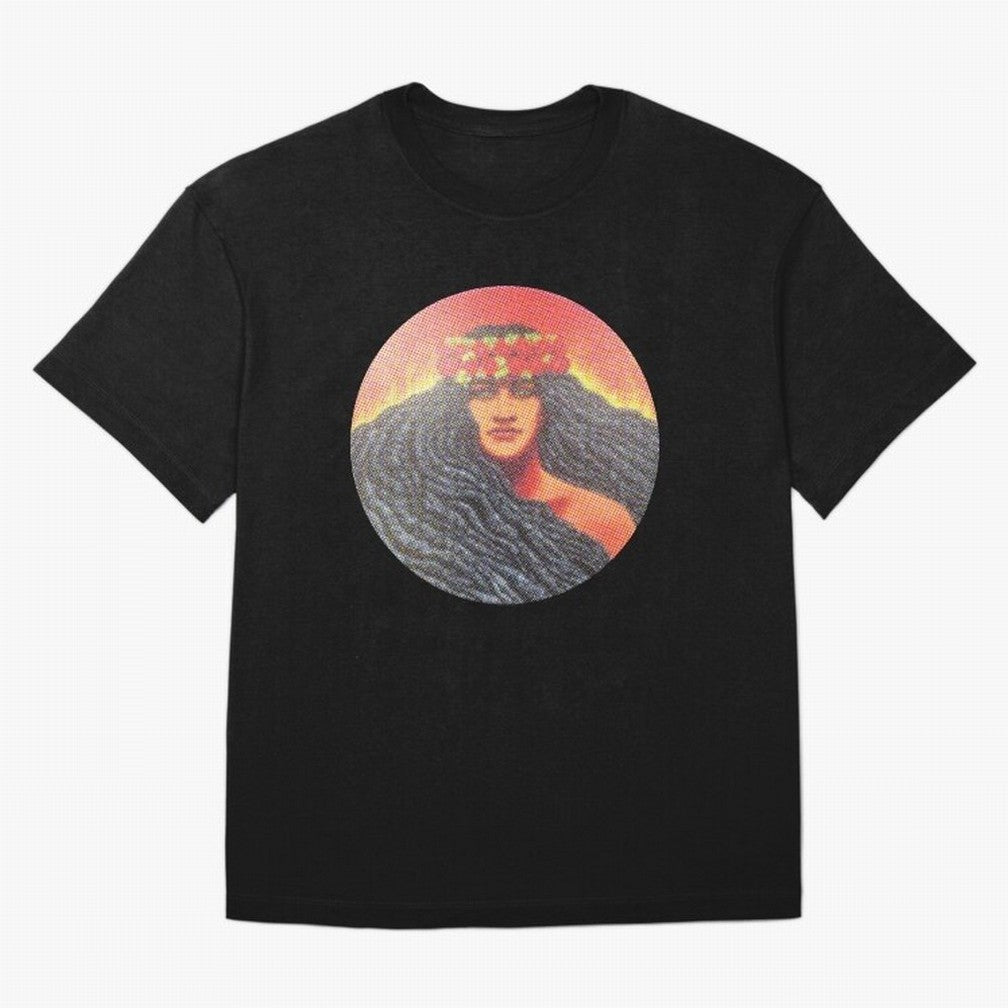 Goddess Pele Hawaii Volcano Oversized T-Shirt Celebrate Fan Culture around FIFA World Cup 2026 Spirit, Centered on Argentina, Messi, Football Festival Excitement, Trophy Ambitions, Country Rivalries and Star Player Buzz; Ideal for Football Dads,